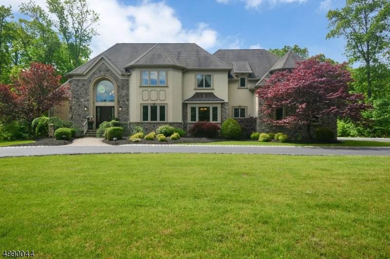 17 Alexander Dr - Photo 1