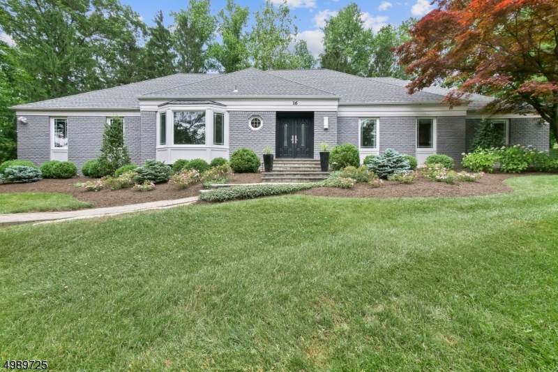 16 Dominick Ct - Photo 1