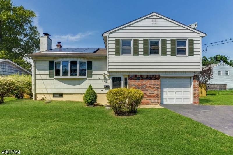 785 Waksman Pl - Photo 1