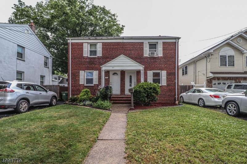 1015 Walnut St - Photo 1