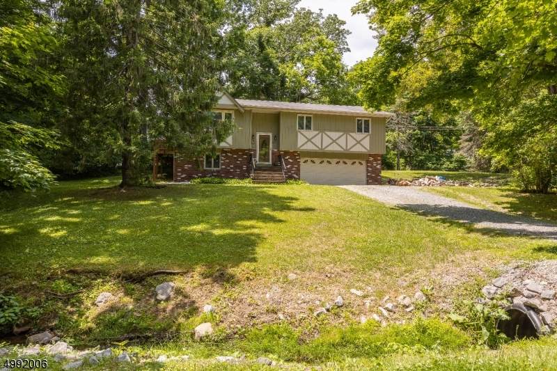 11 Basswood Dr - Photo 1