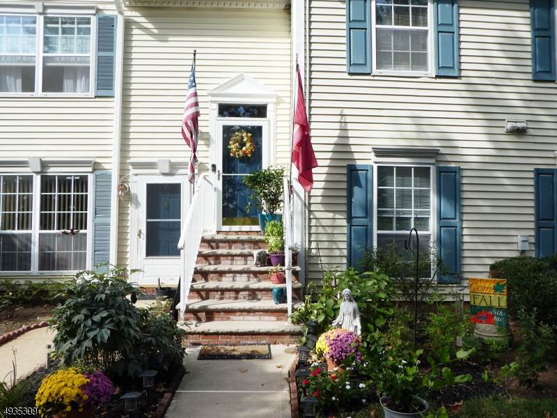 223 Columbus Dr - Photo 1