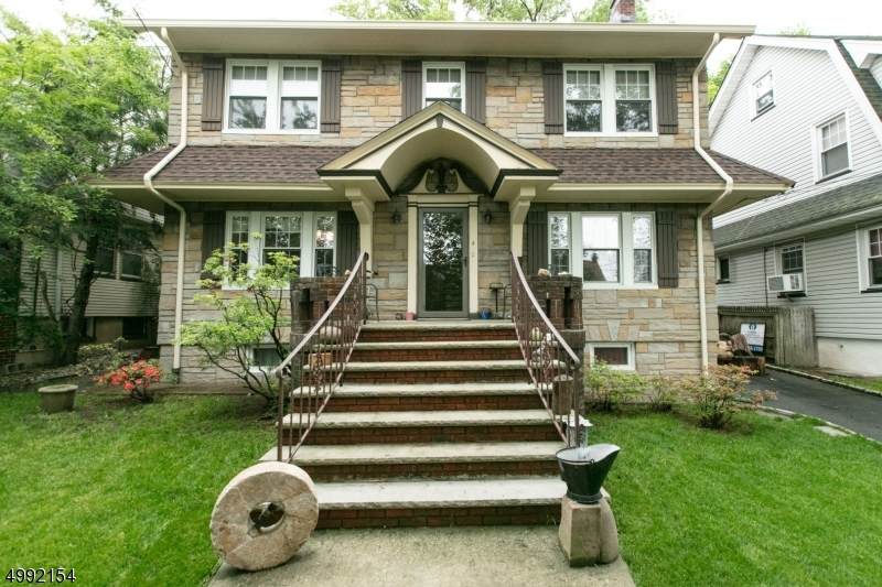 4 Clinton Ave - Photo 1