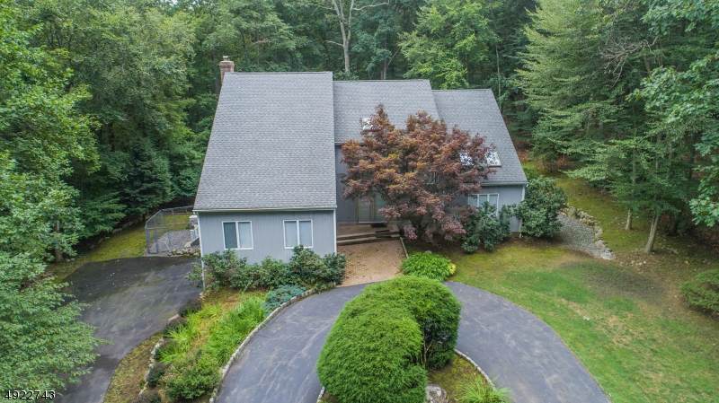 79 Pinewood Dr - Photo 1