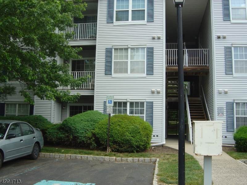305 Stratford Pl - Photo 1
