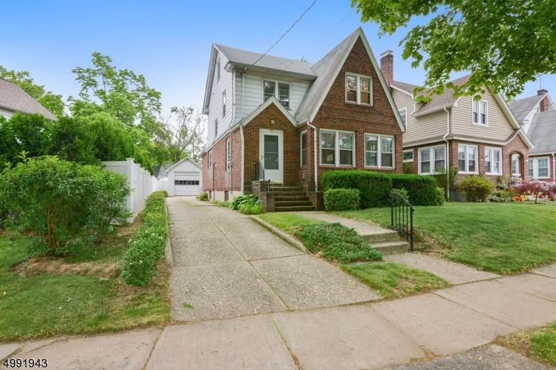 415 Sheridan Ave - Photo 1