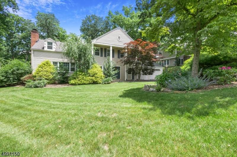 8 Lisa Drive - Photo 1