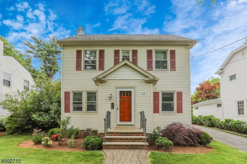 17 S Lyle Ave - Photo 1