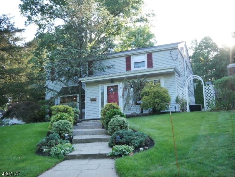 10 Howard Pl - Photo 1