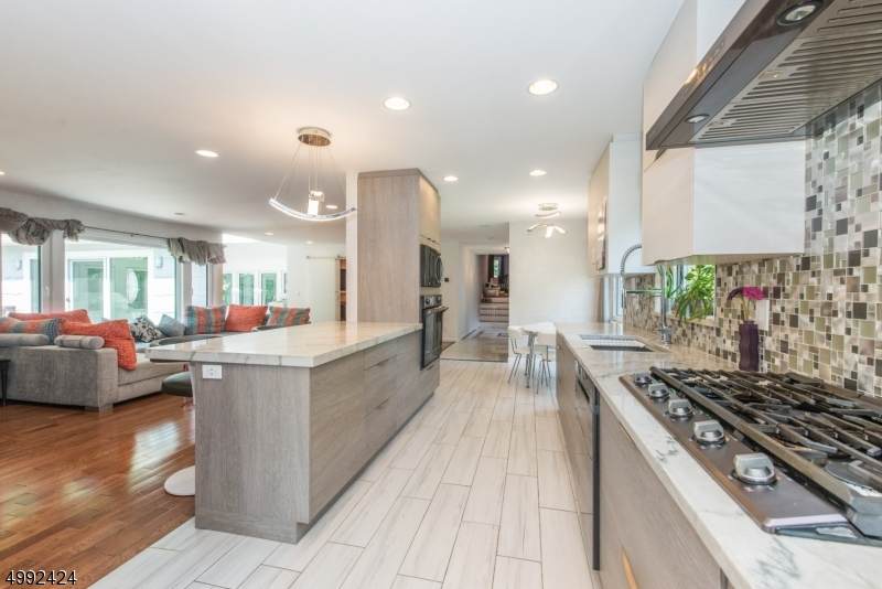 25 Scarsdale Dr - Photo 1