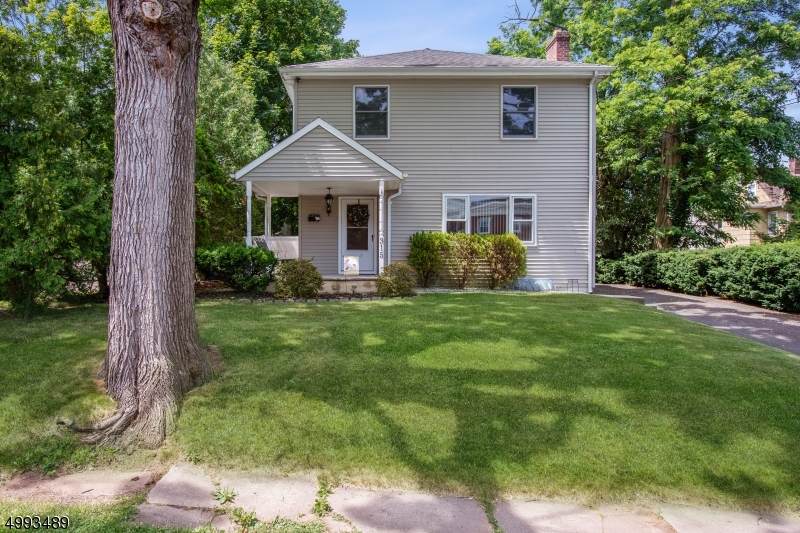 315 Jackson Ave - Photo 1