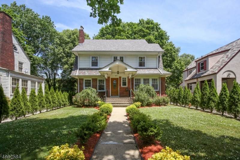 621 Westminster Ave - Photo 1