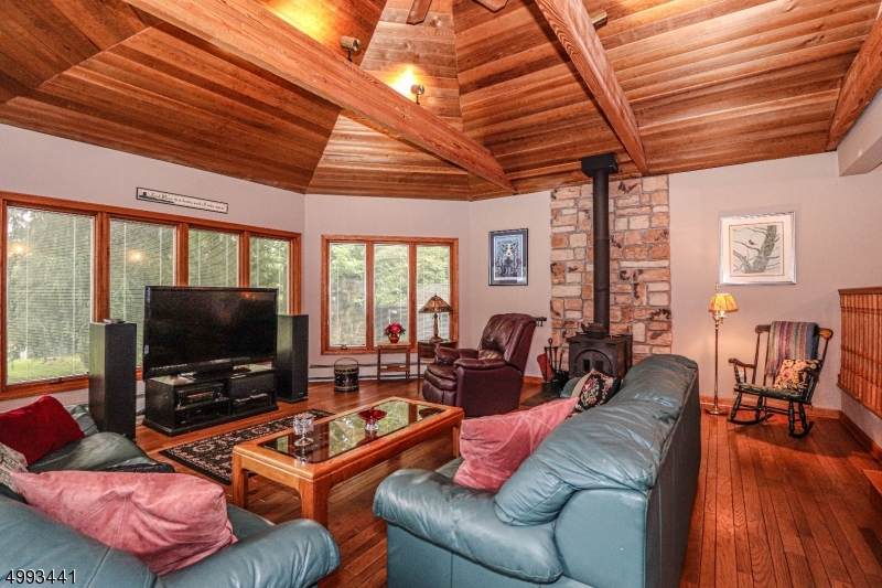1670 Valley View Rd - Photo 1
