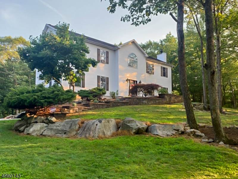 85 Pinewood Dr - Photo 1