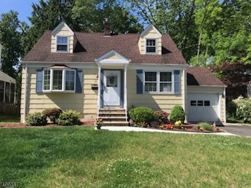 13 Franklin Ave - Photo 1