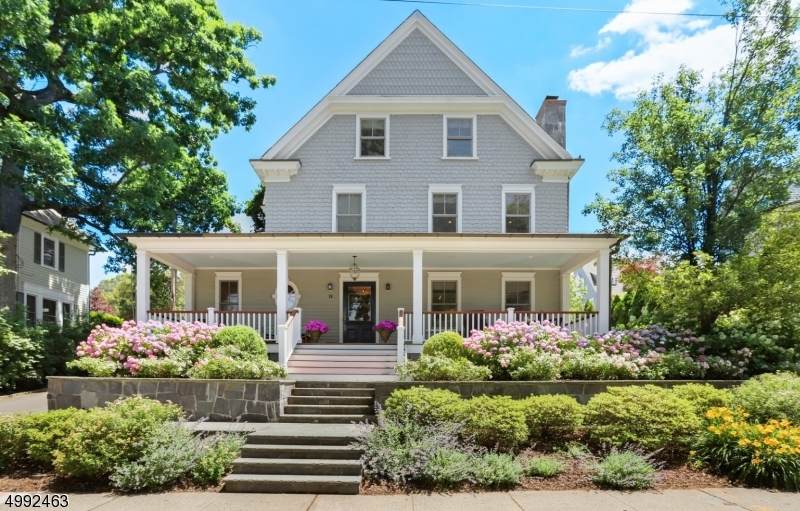11 Hillside Ave - Photo 1