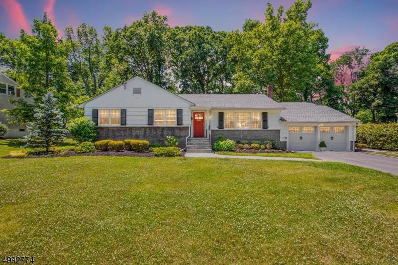 152 Pittsford Way - Photo 1