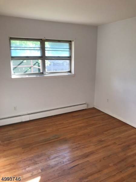 29 Paterson Ave - Photo 1