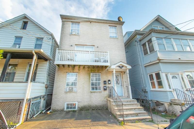 1022 Bond St - Photo 1