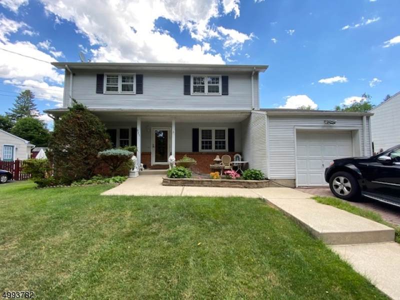 921 Grand Ave - Photo 1