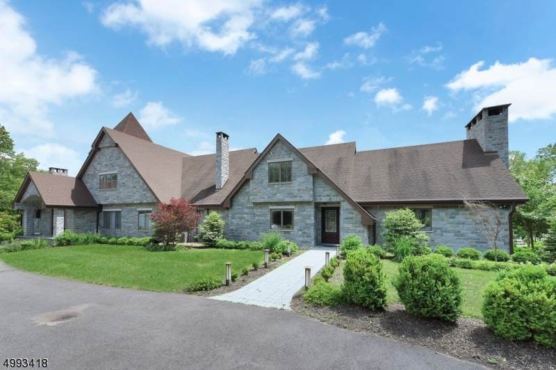 10 Deerwood Dr - Photo 1