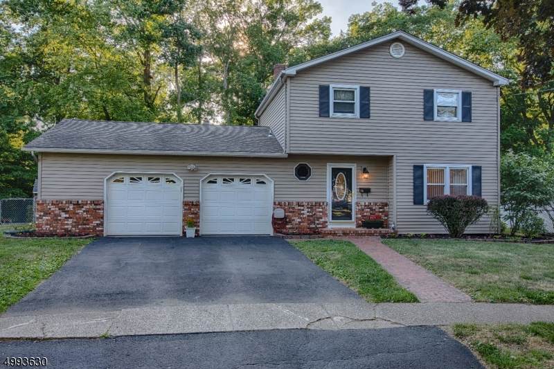 86 Albany Ave - Photo 1