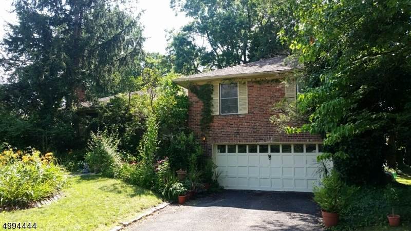 18 Cromwell Pky - Photo 1