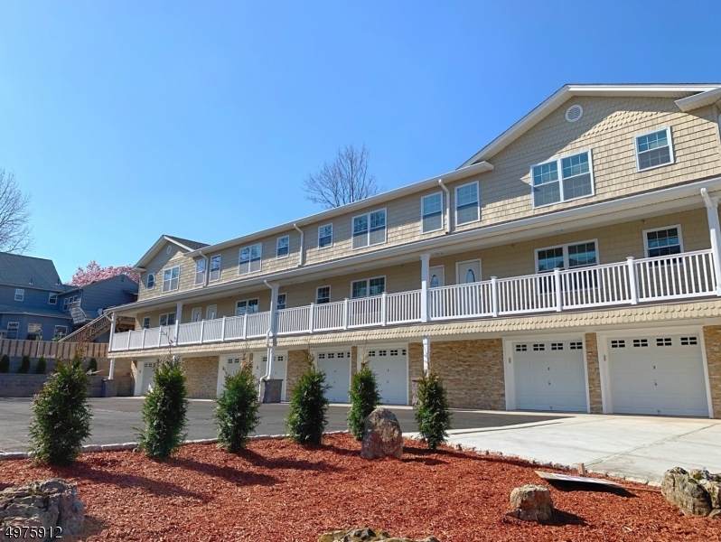 45 Summit Ave - Photo 1