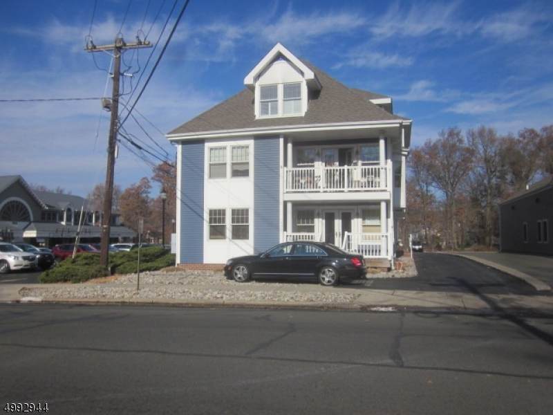 1030 W South Ave - Photo 1