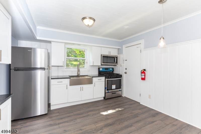 36 Whitfield St - Photo 1