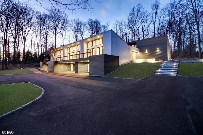 83 Pleasantville Road - Photo 1