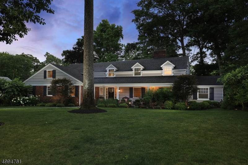 945 Lawrence Ave - Photo 1