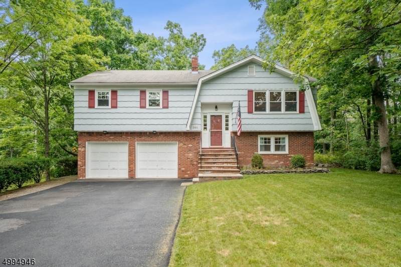 301 Hemlock Dr - Photo 1