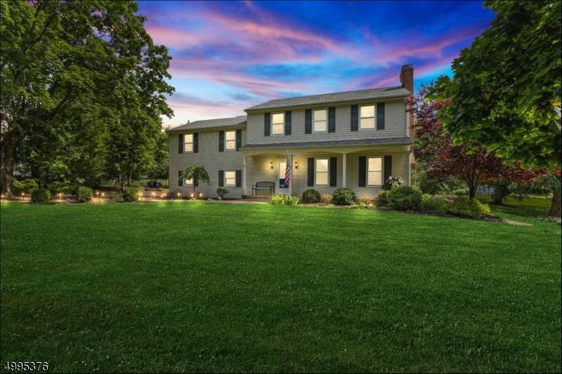8 Hillcrest Rd - Photo 1