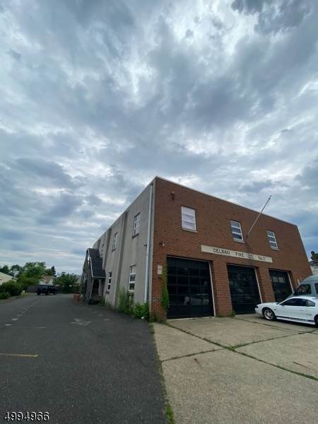 8 Alden Ave - Photo 1