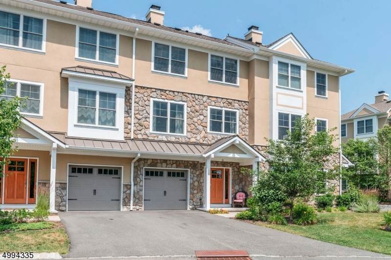 36 Park Pl - Photo 1