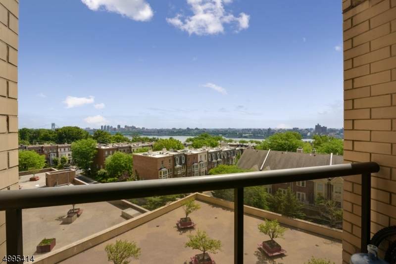 800 Palisade Ave 609 - Photo 1