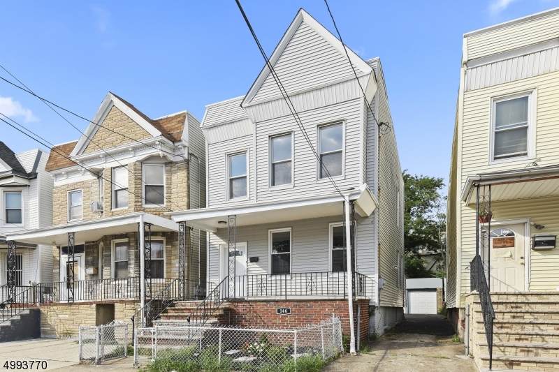 146 Bayview Ave - Photo 1
