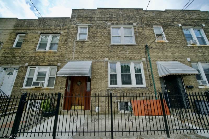 149 Stevens Ave - Photo 1