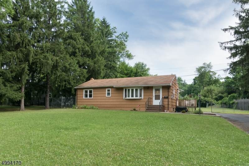 58 Meadowview Rd - Photo 1