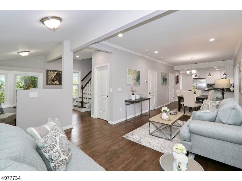 657 Plainfield Ave - Photo 1