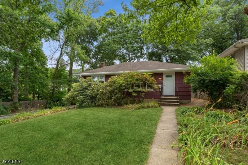 104 Lincoln Pl - Photo 1