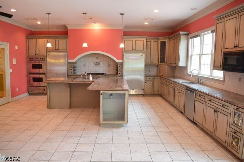 1193 S Beverwyck Rd - Photo 1