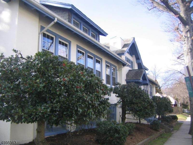 230 Broad St - Photo 1