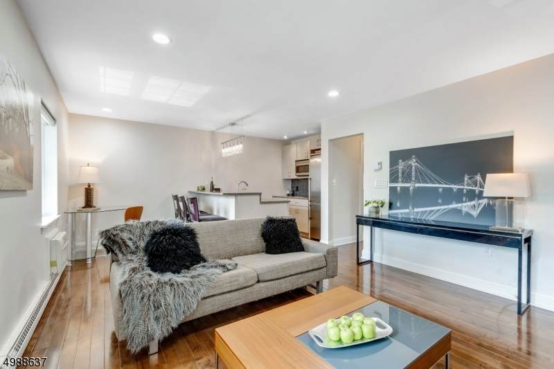 206 Main St 72B - Photo 1