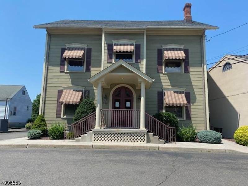 384 Lafayette Ave - Photo 1