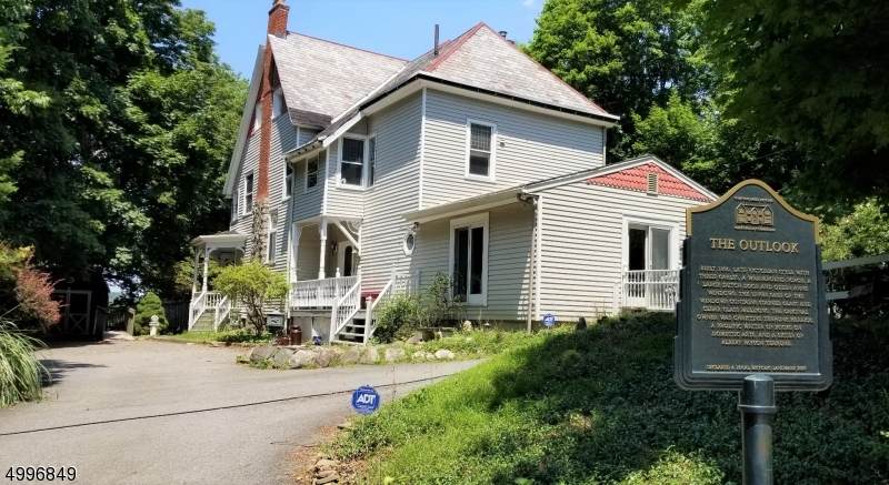 233 Bartholf Ave - Photo 1
