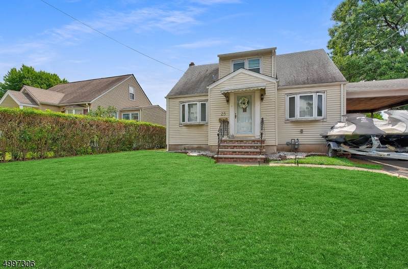 25 Ruth Ave - Photo 1