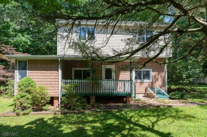 142 Hillside Ave - Photo 1