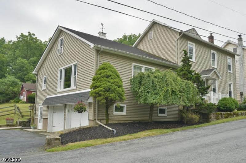 437 Maple Ave - Photo 1